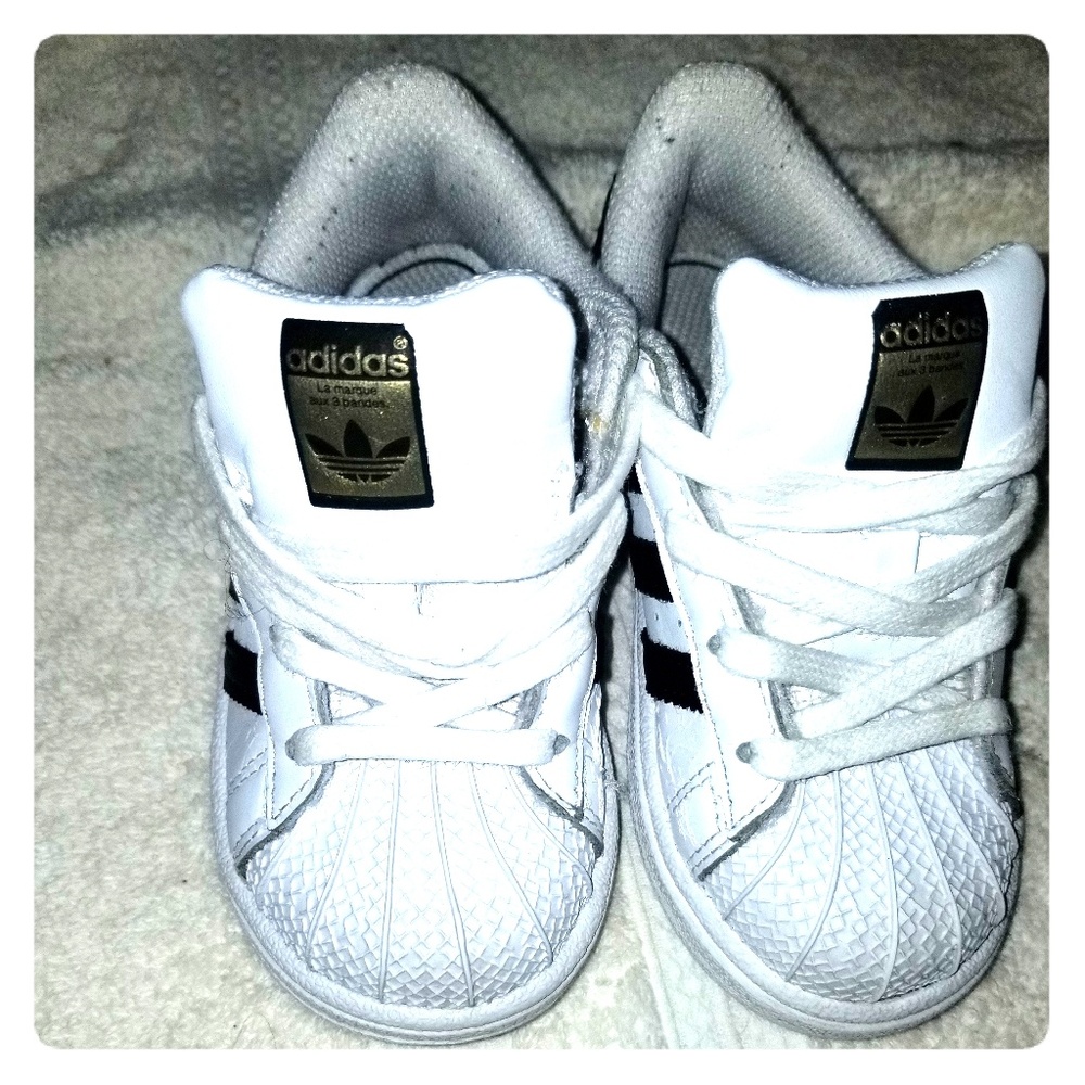 Classic White shell top Adidas Sneakers (Toddler)
